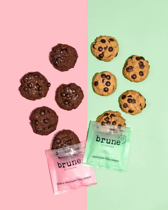 A group of cookies next to each other

Description automatically generated