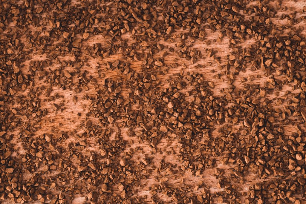 brown dried leaves on ground